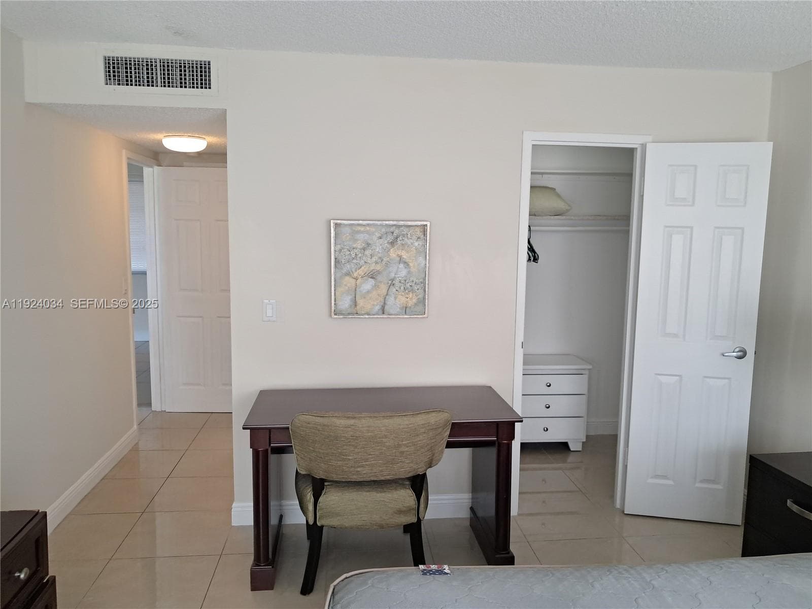 YACHT CLUB CONDO (THE) · #111 in Hallandale Beach - Photo 15