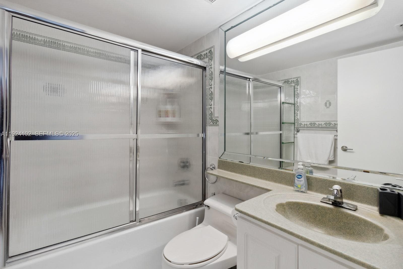 THE STERLING CONDO · #909 in Miami Beach - Photo 12