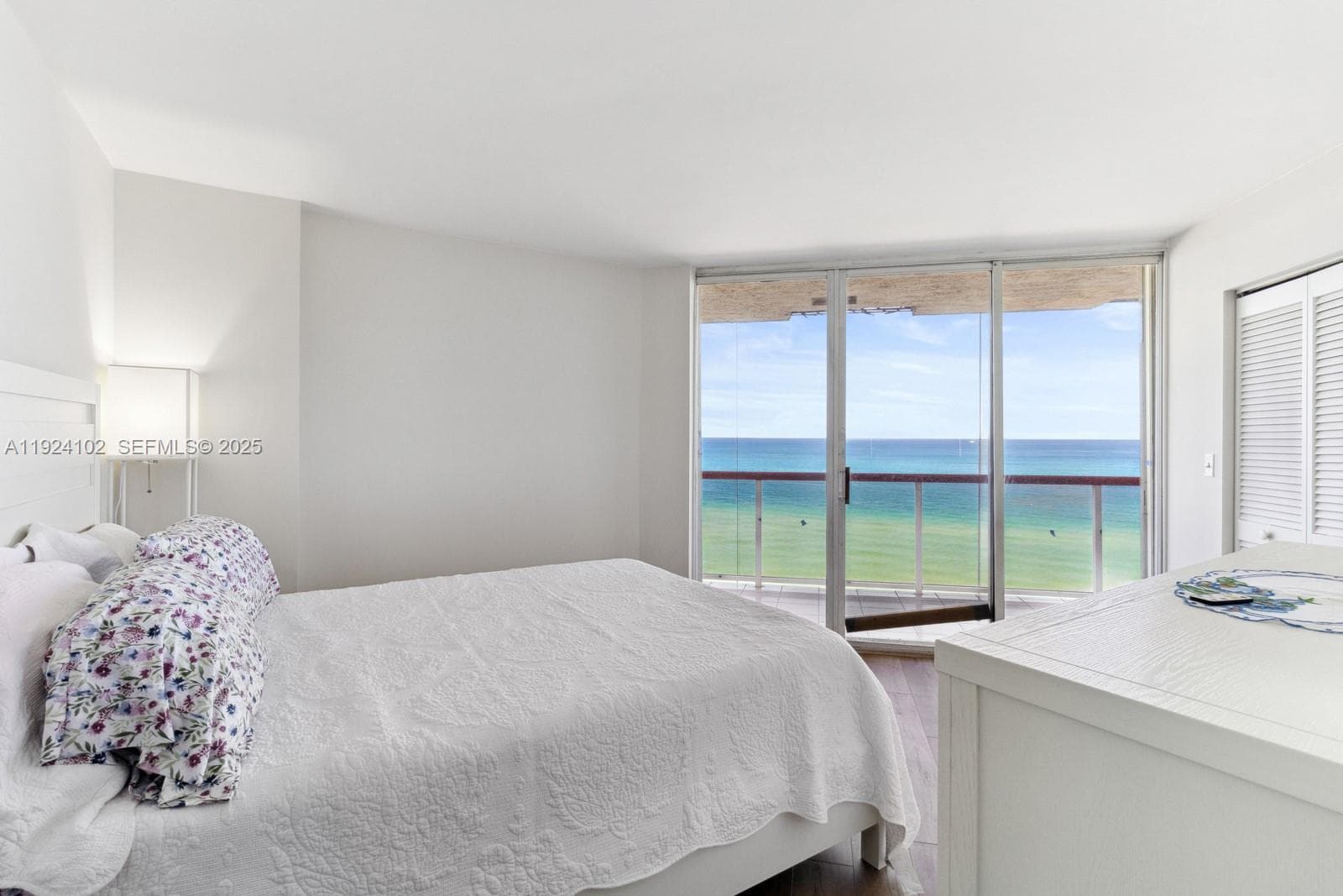THE STERLING CONDO · #909 in Miami Beach - Photo 10