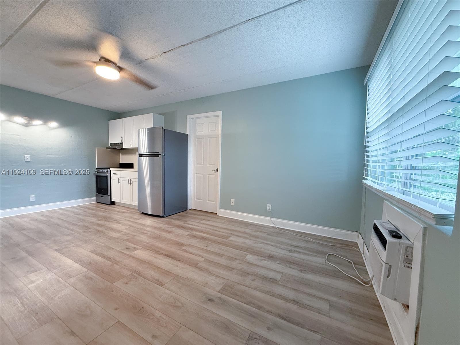 CANAL GROVES CONDO · #105 in Dania Beach - Photo 5
