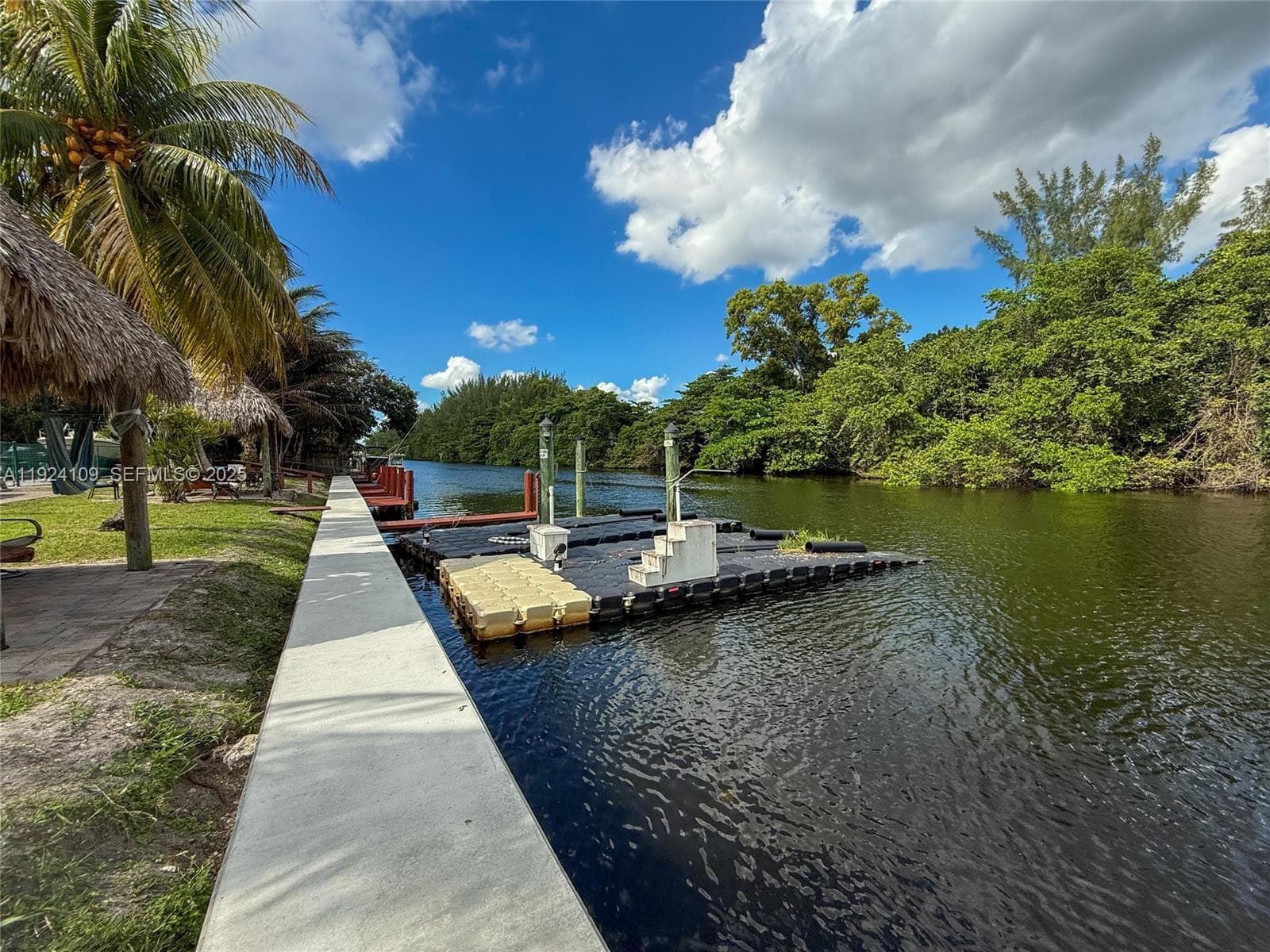 CANAL GROVES CONDO · #105 in Dania Beach - Photo 10