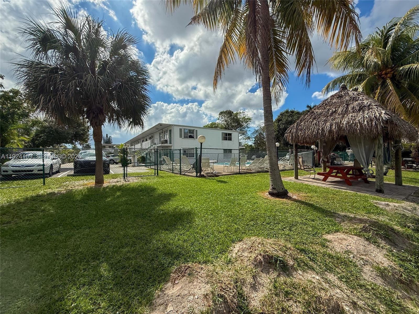 CANAL GROVES CONDO · #105 in Dania Beach - Photo 14
