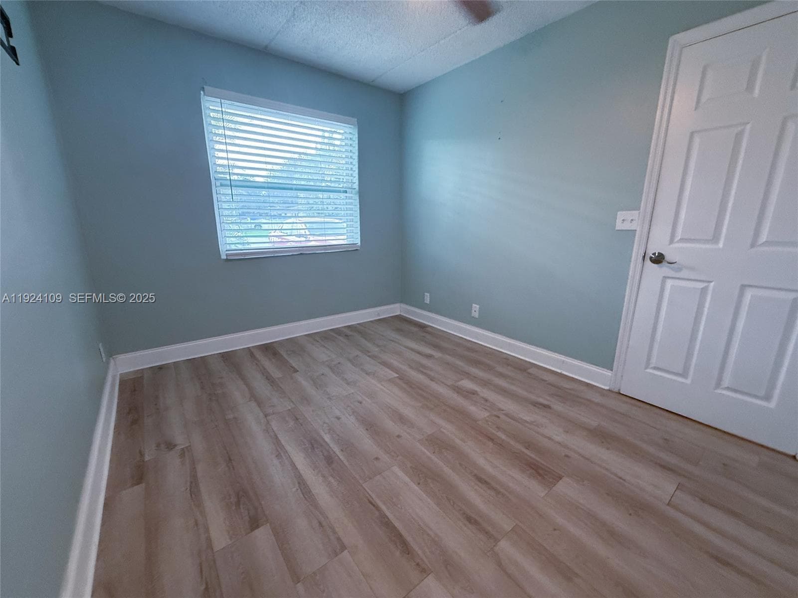 CANAL GROVES CONDO · #105 in Dania Beach - Photo 8