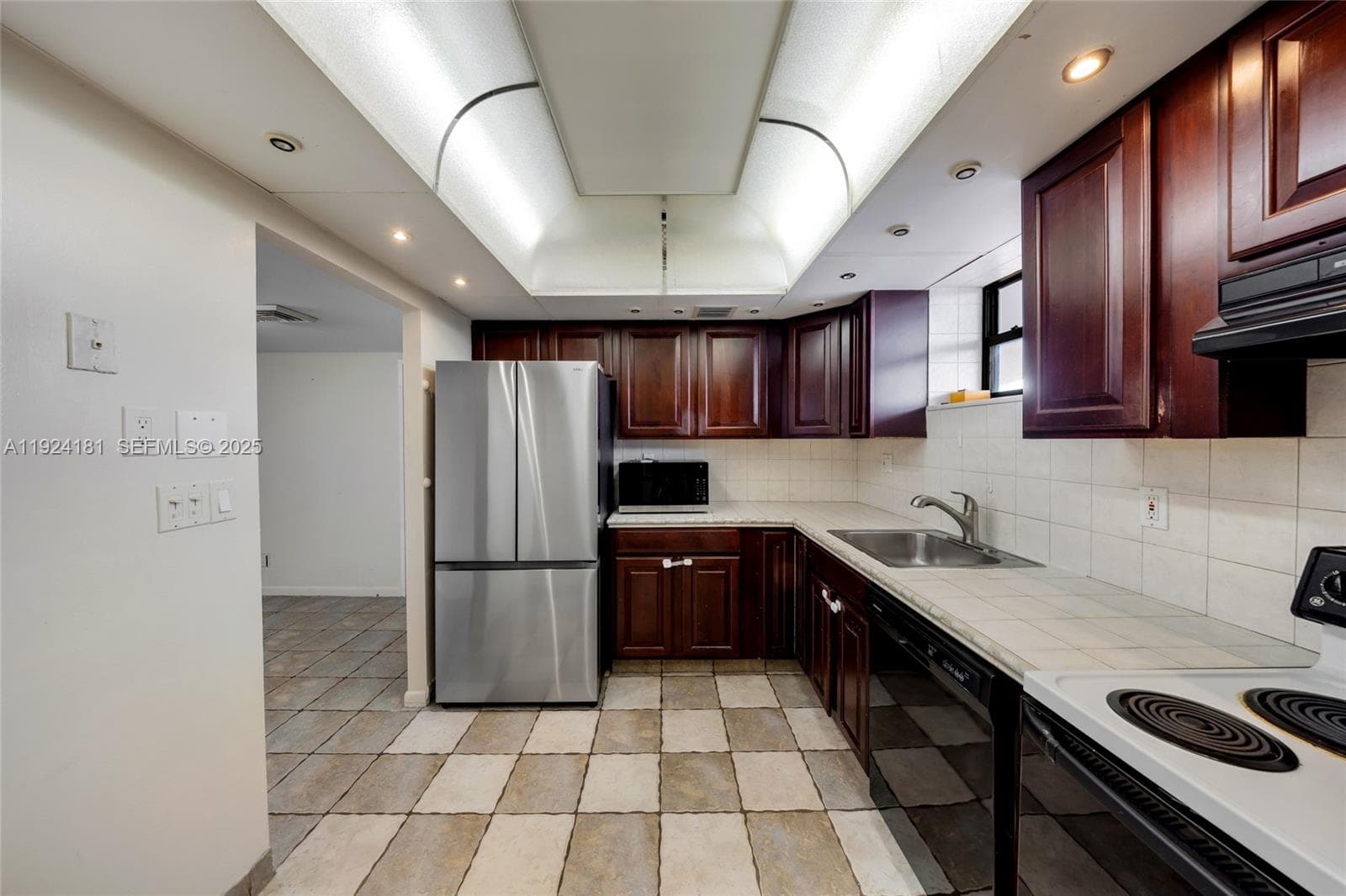 OLYMPUS CONDO PHASE · #117 in Hallandale Beach - Photo 20