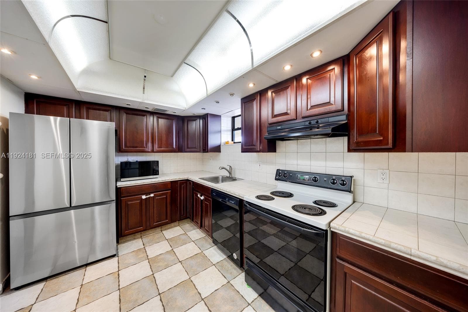 OLYMPUS CONDO PHASE · #117 in Hallandale Beach - Photo 18