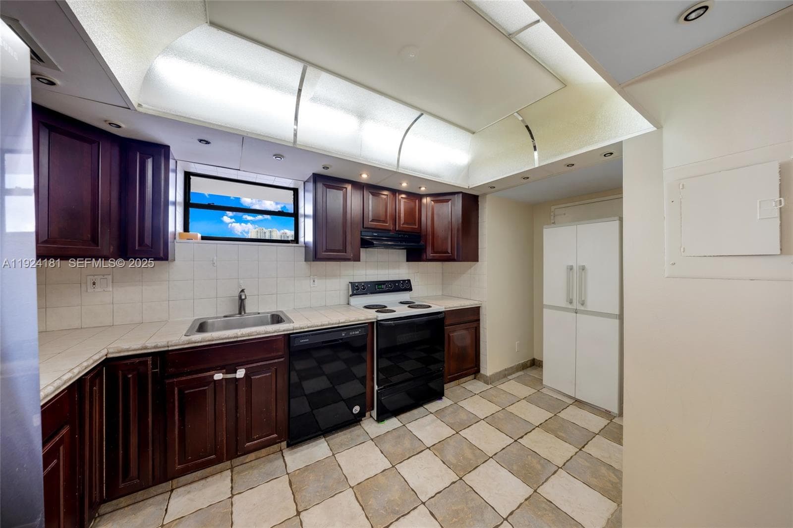 OLYMPUS CONDO PHASE · #117 in Hallandale Beach - Photo 19