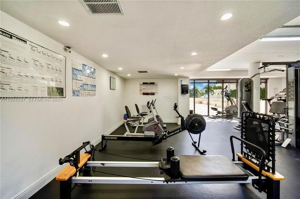 MAR DEL PLATA CONDO · #207 in Miami Beach - Photo 24