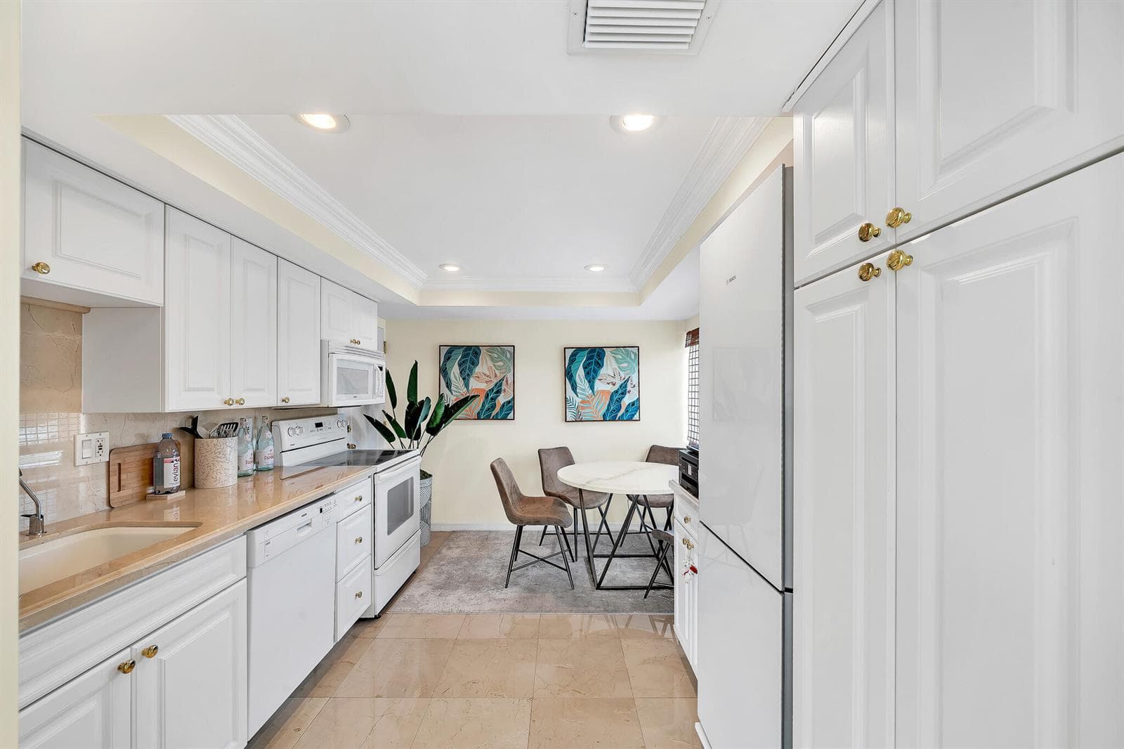 11 Kitchen (1)