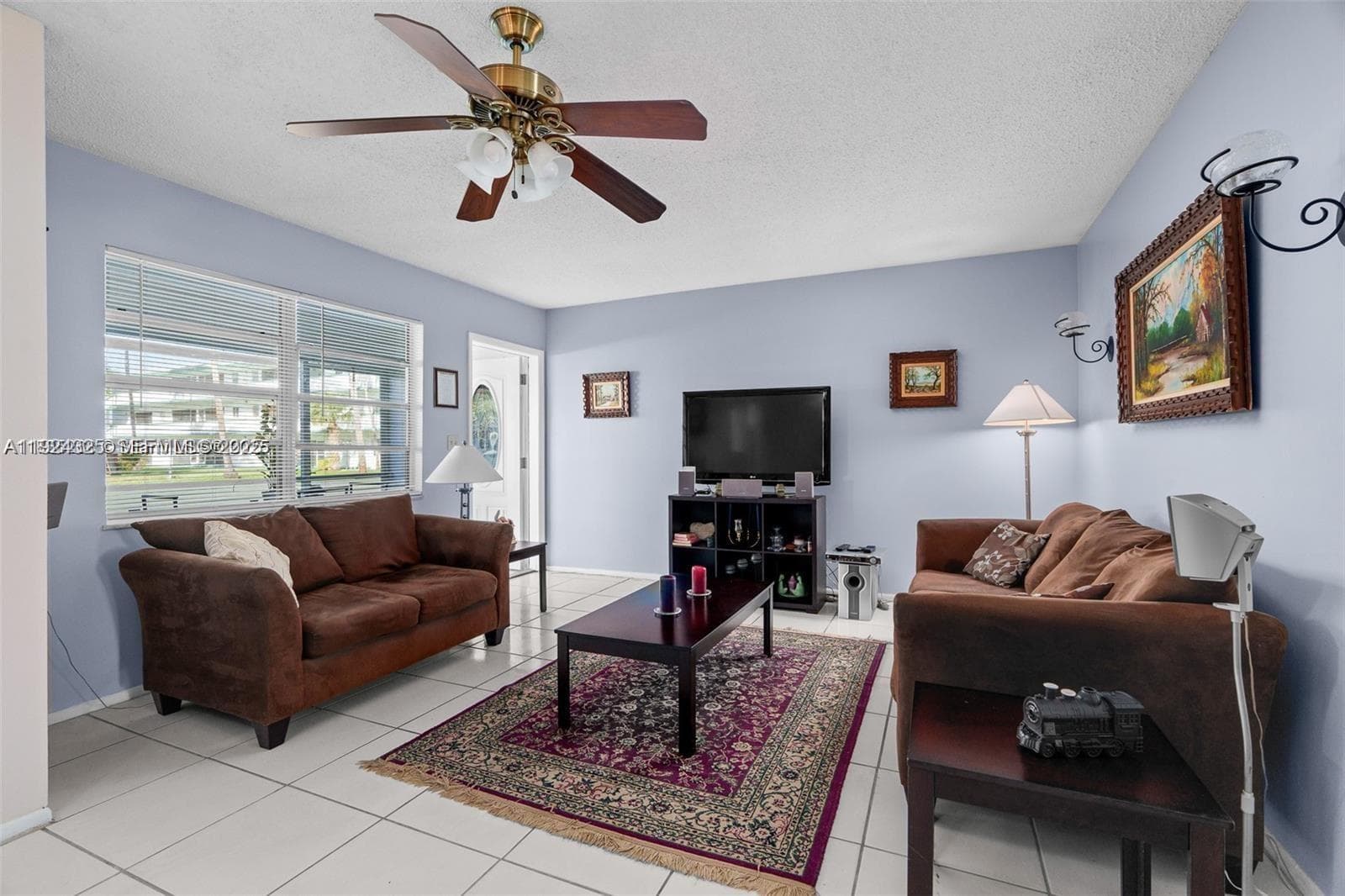 BEVERLY HILLS CONDO · #J115 in Hollywood - Photo 2