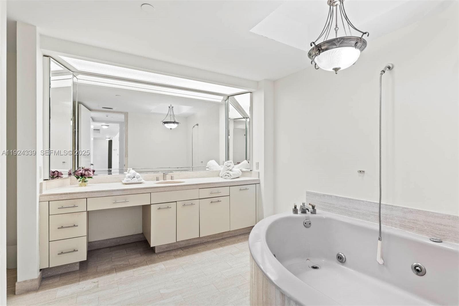 TURNBERRY MARINA TOWER · #26-C in Aventura - Photo 17