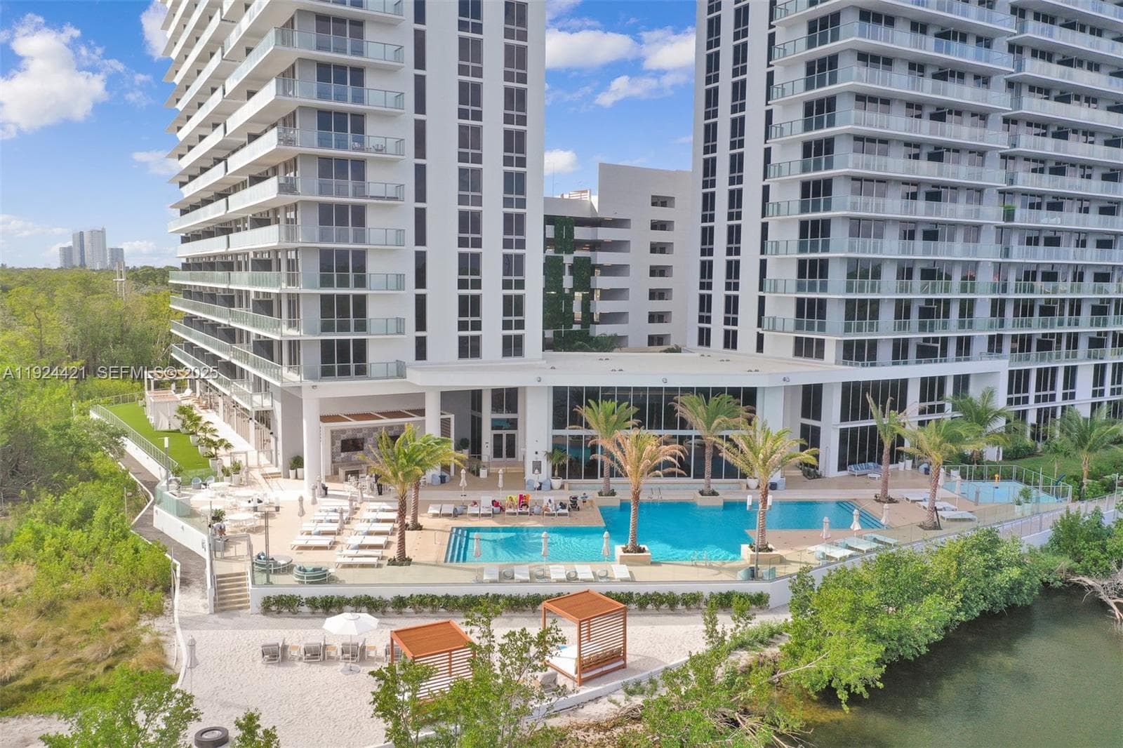 THE HARBOUR NORTH CONDO · #2302 in North Miami Beach - Photo 18