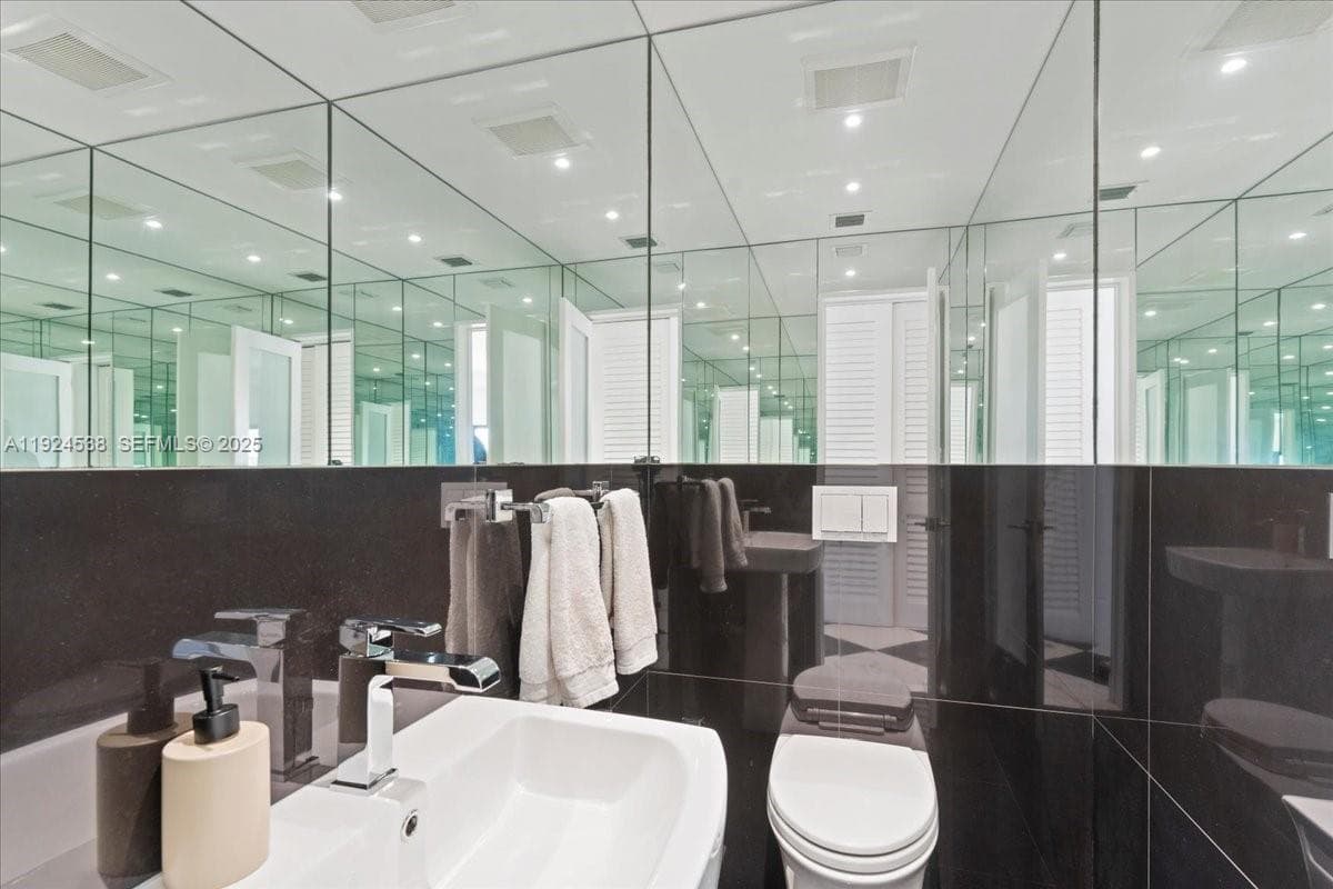 CRICKET CLUB CONDO · #PH05 in Miami - Photo 27