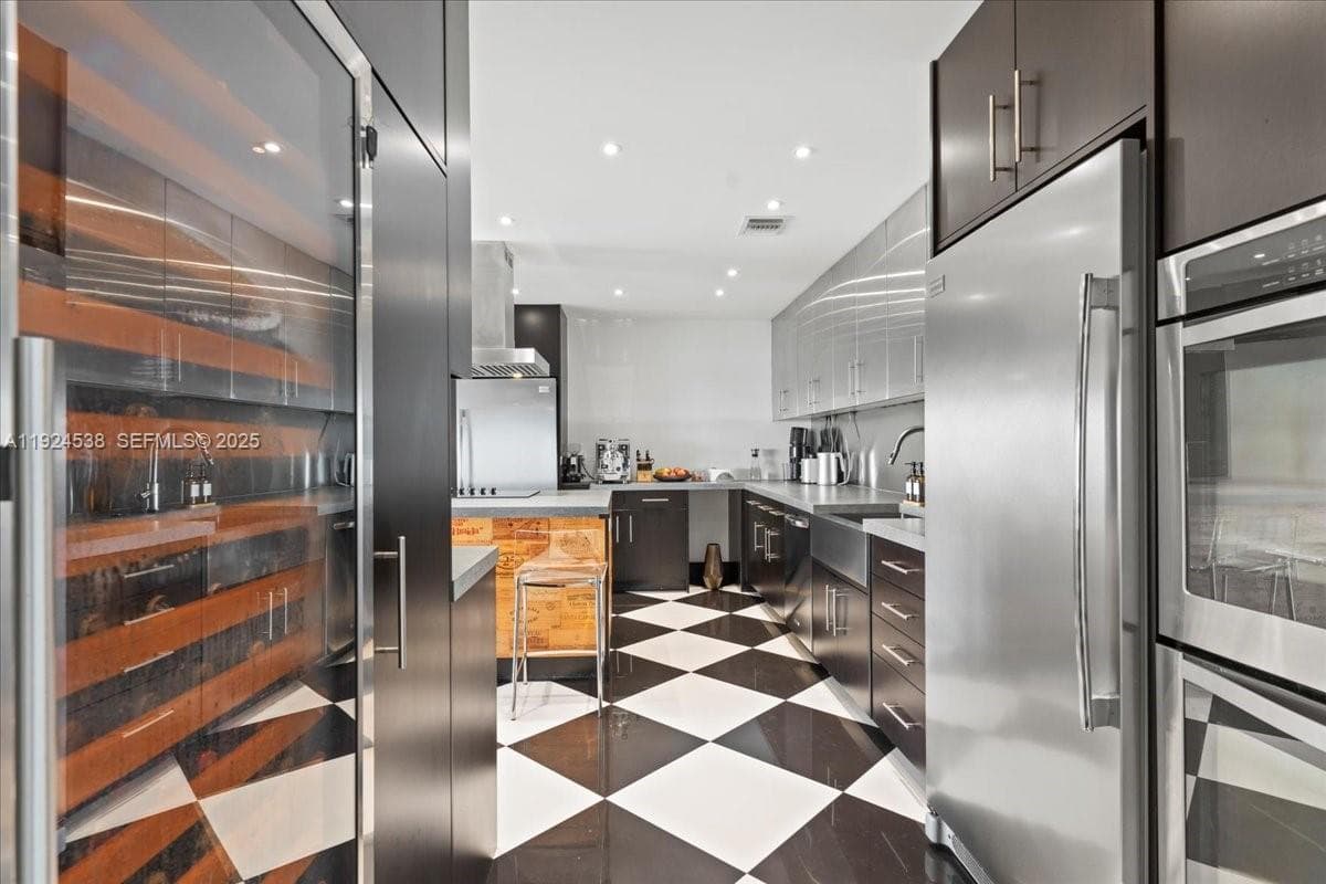 CRICKET CLUB CONDO · #PH05 in Miami - Photo 10
