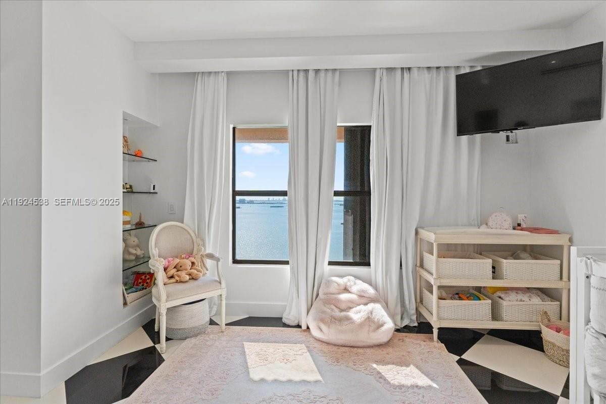 CRICKET CLUB CONDO · #PH05 in Miami - Photo 14