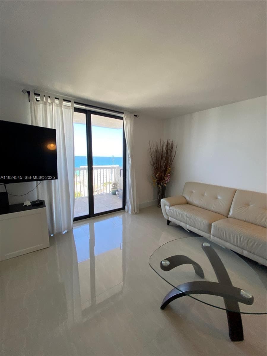 ALLINGTON TOWERS NORTH CO · #16J in Hollywood - Photo 23