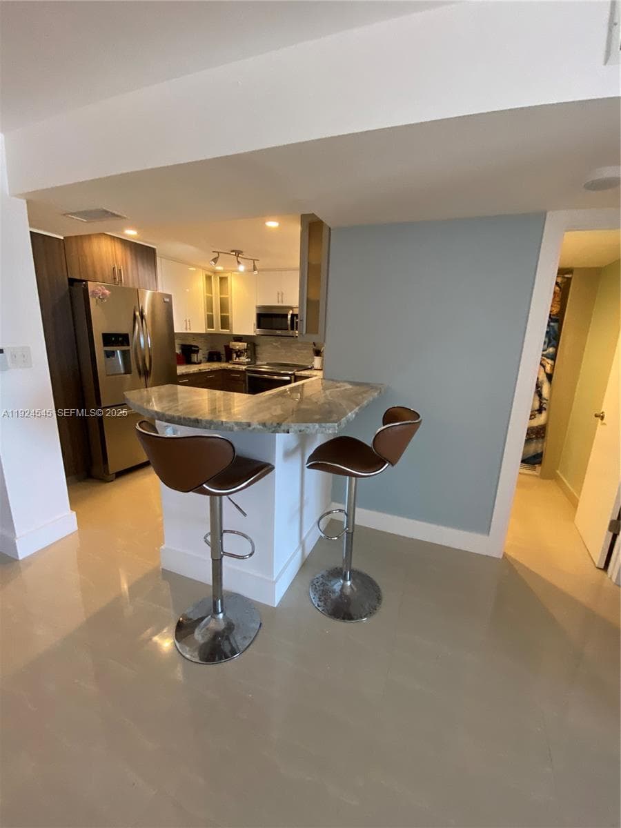 ALLINGTON TOWERS NORTH CO · #16J in Hollywood - Photo 19