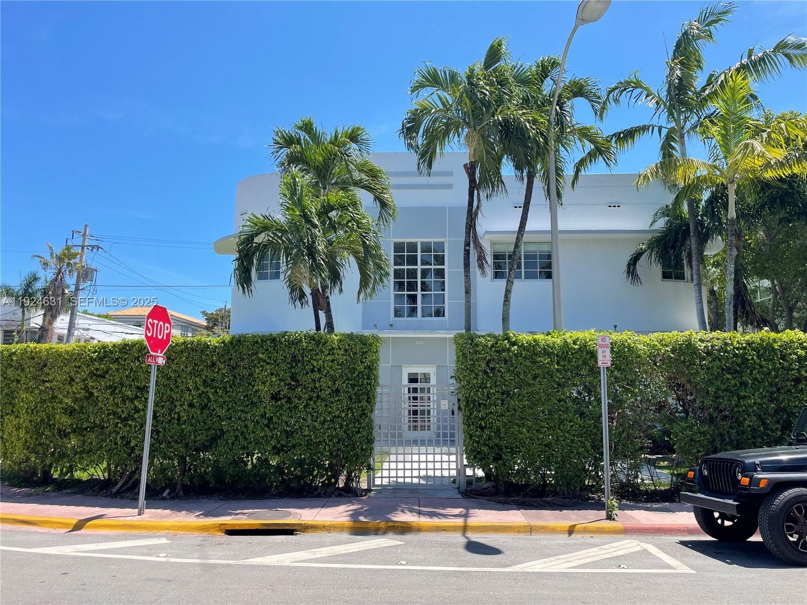 THE MORRISON CONDO · #10 in Miami Beach - Photo 2