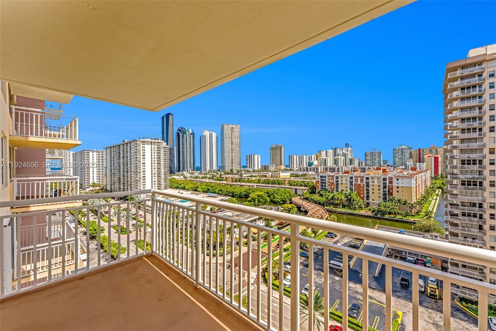 WINSTON TOWERS 200 CONDO · #1414 in Sunny Isles Beach - Photo 17