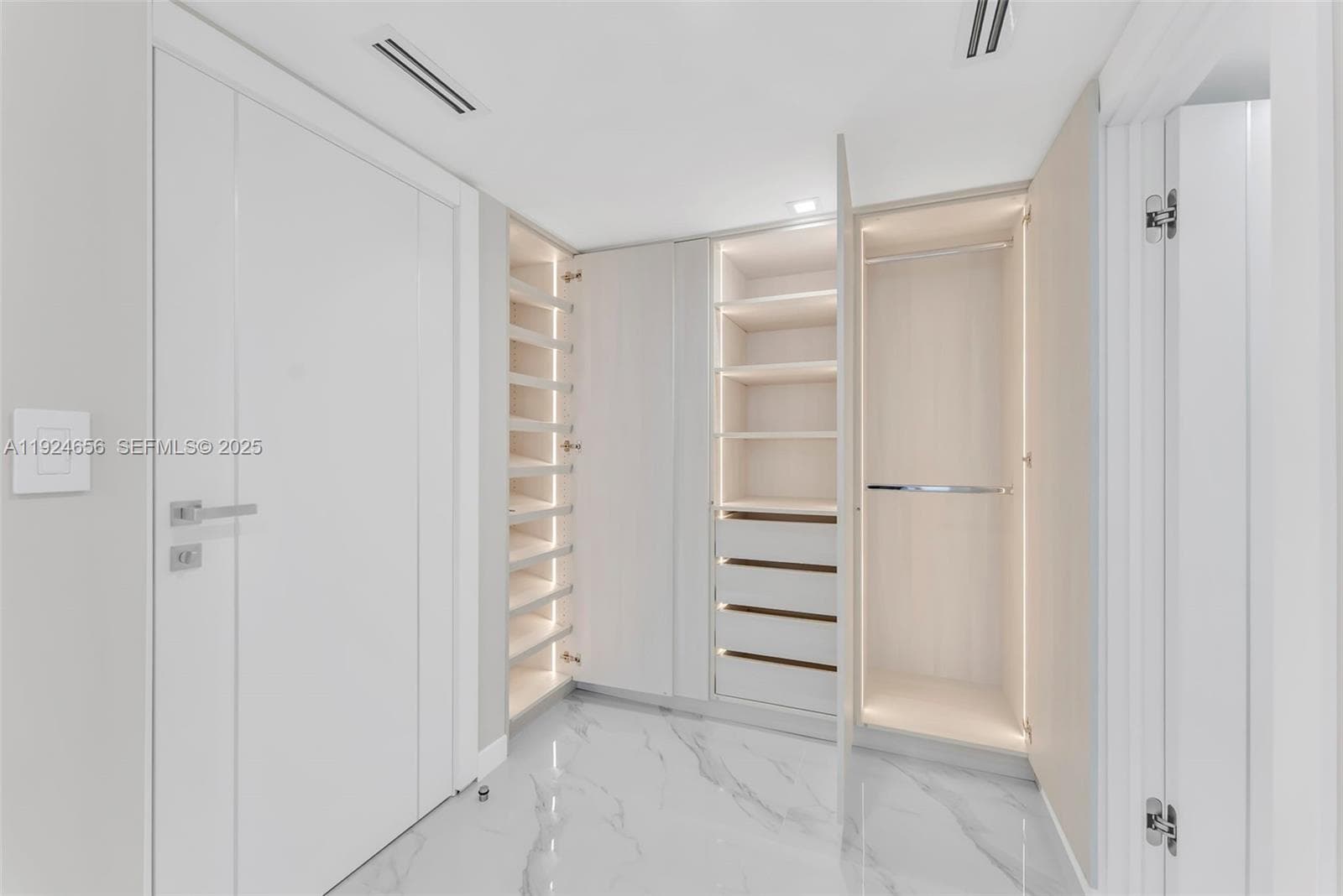 WINSTON TOWERS 200 CONDO · #1414 in Sunny Isles Beach - Photo 14