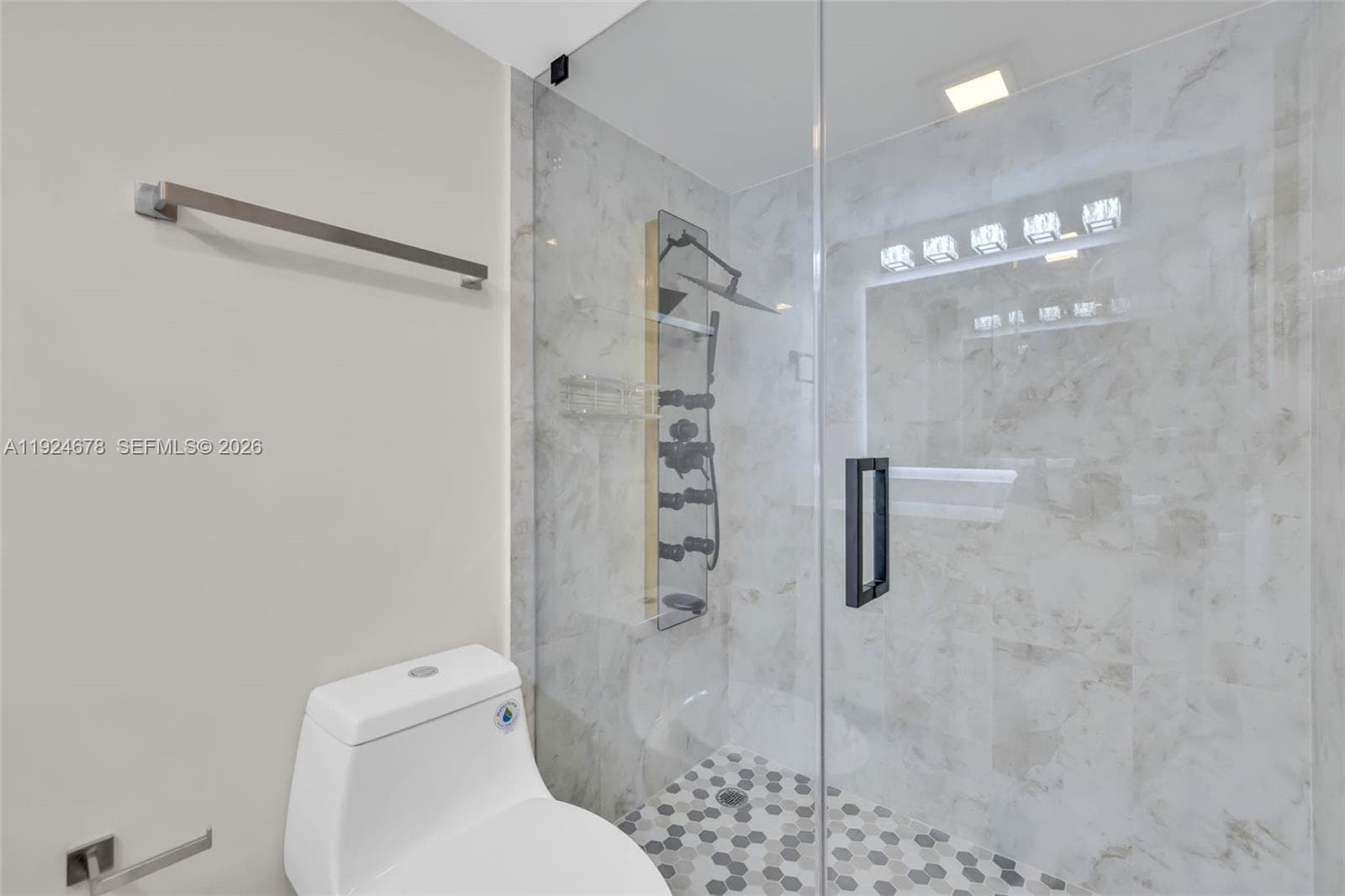 WINSTON TOWERS 200 · #1415 in Sunny Isles Beach - Photo 13