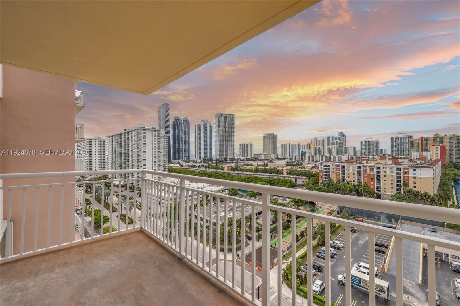 WINSTON TOWERS 200 · #1415 in Sunny Isles Beach - Photo 17