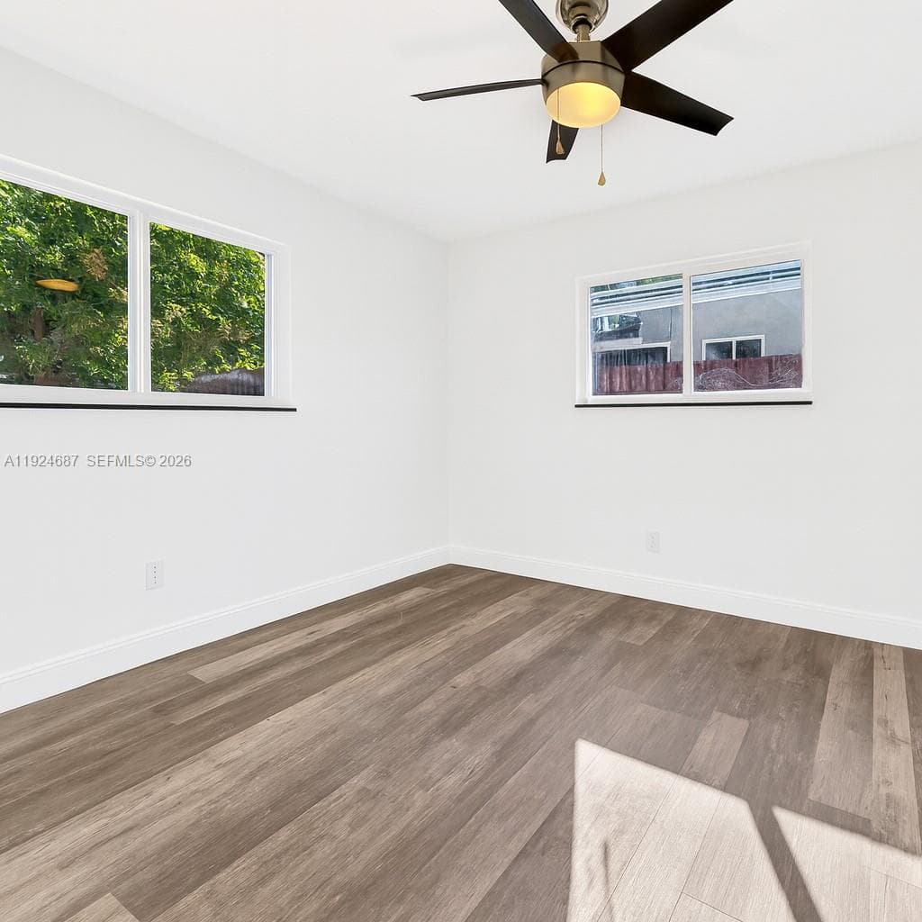 1520 NE 14th Ter #. photo 6