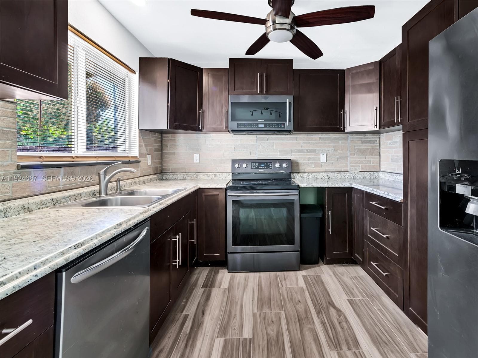 1520 NE 14th Ter #. photo 13