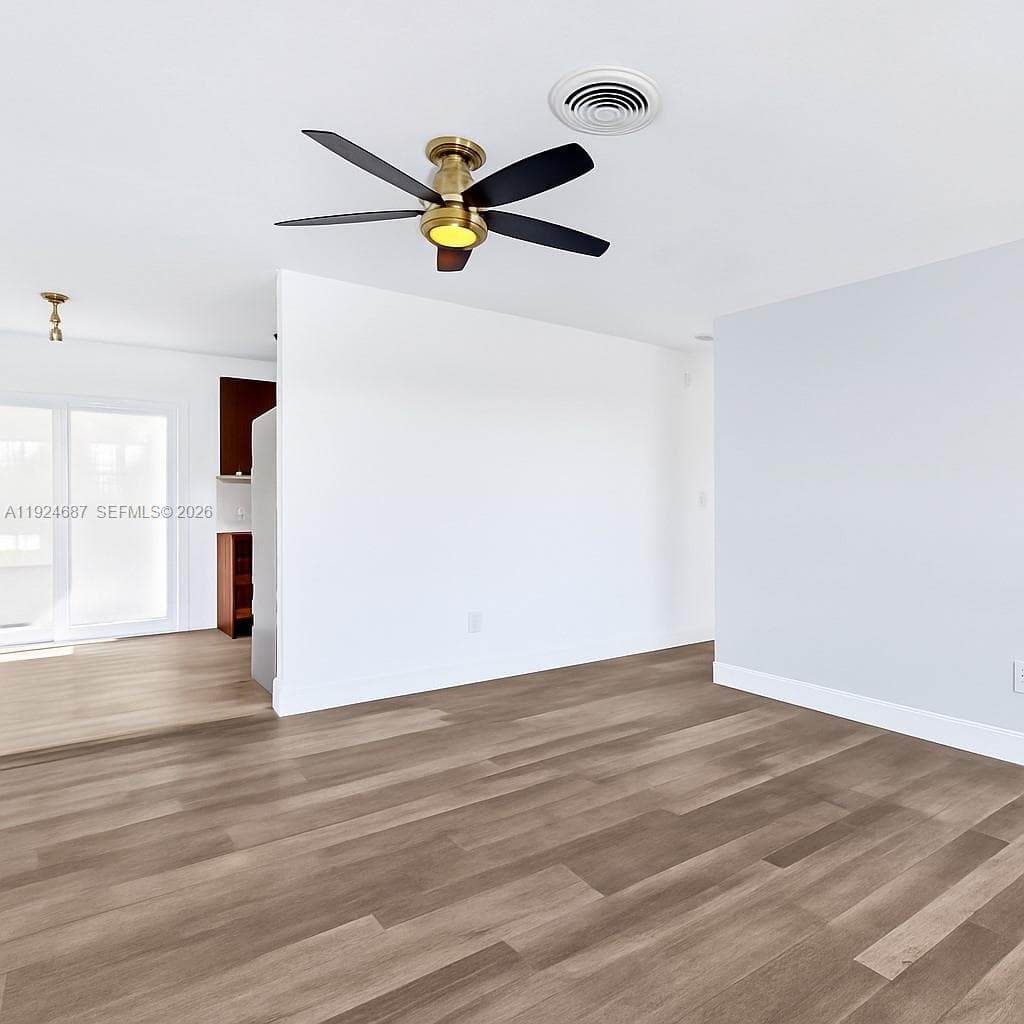 1520 NE 14th Ter #. photo 4