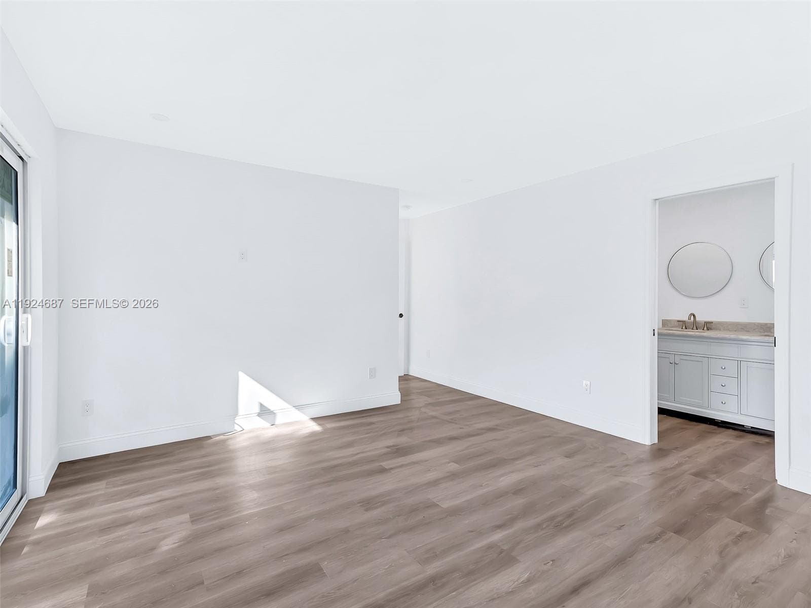 1520 NE 14th Ter #. photo 8