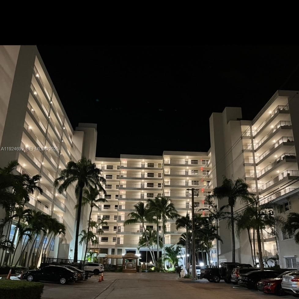 Pilot House · #914 in Fort Lauderdale - Photo 88