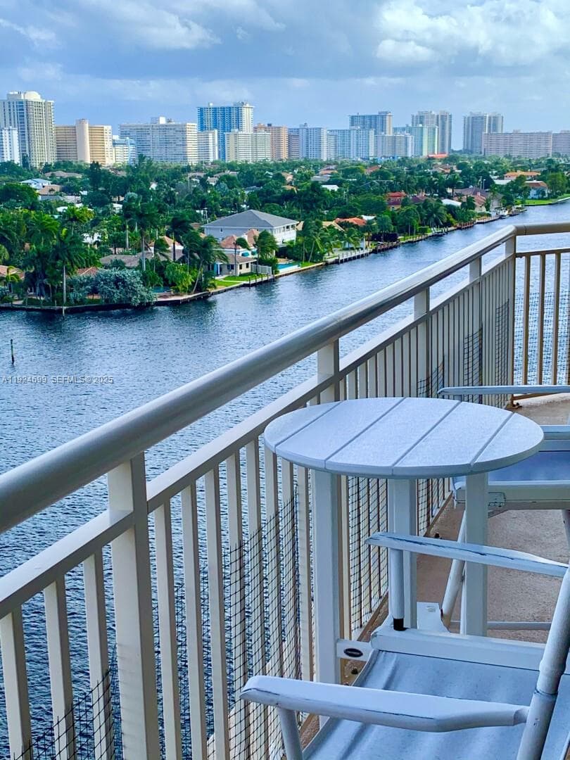 Pilot House · #914 in Fort Lauderdale - Photo 4
