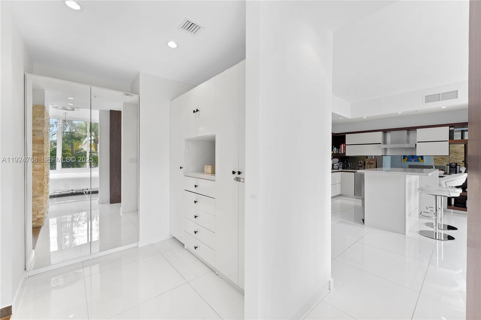 Artecity Governor · #201 in Miami Beach - Photo 10