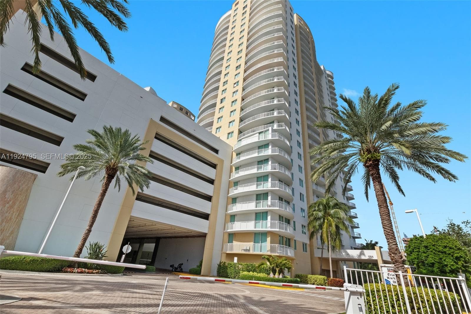 DUO CONDOMINIMUM EAST · #501E in Hallandale Beach - Photo 23