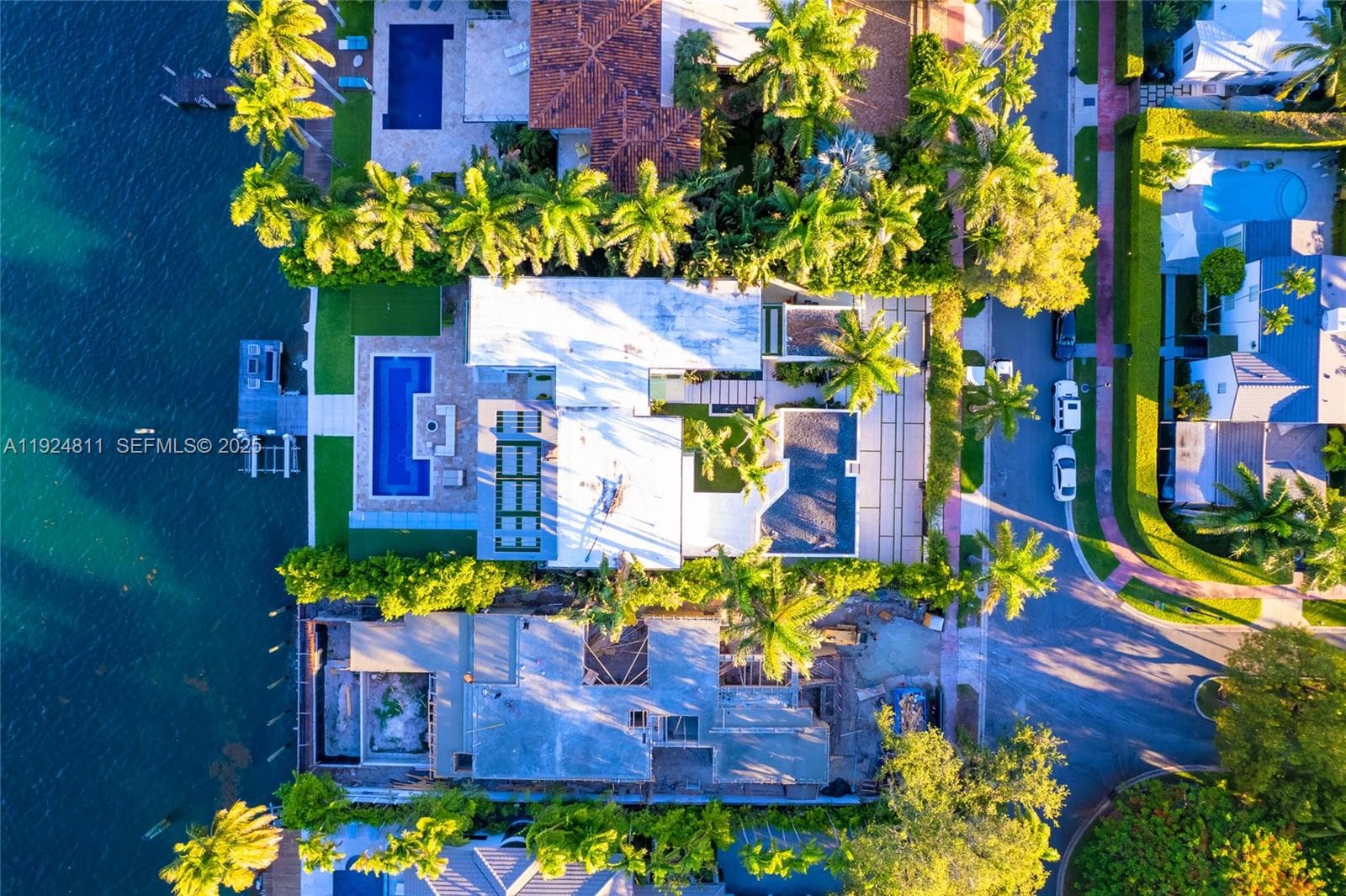 327 E Rivo Alto Dr photo 14