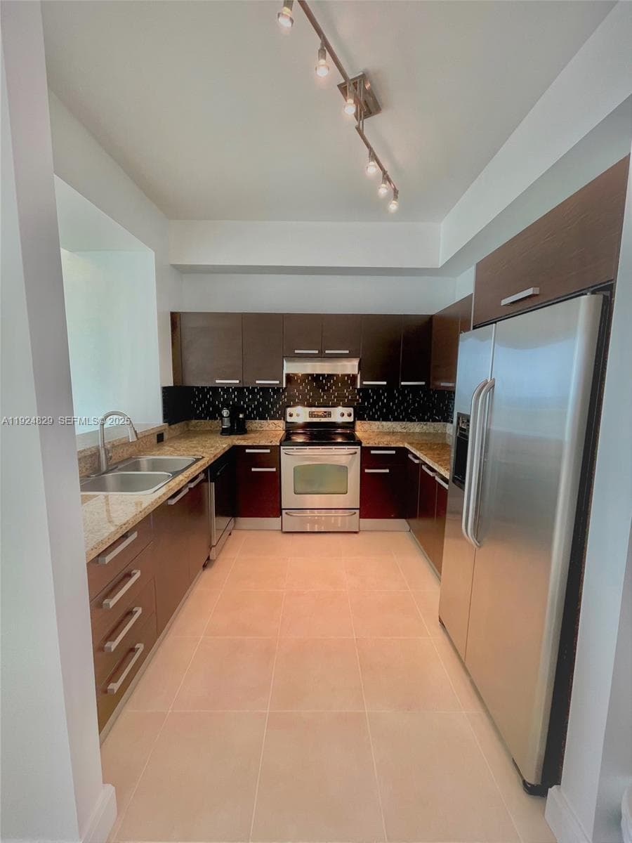 NORDICA CONDO · #1709 in Miami - Photo 3