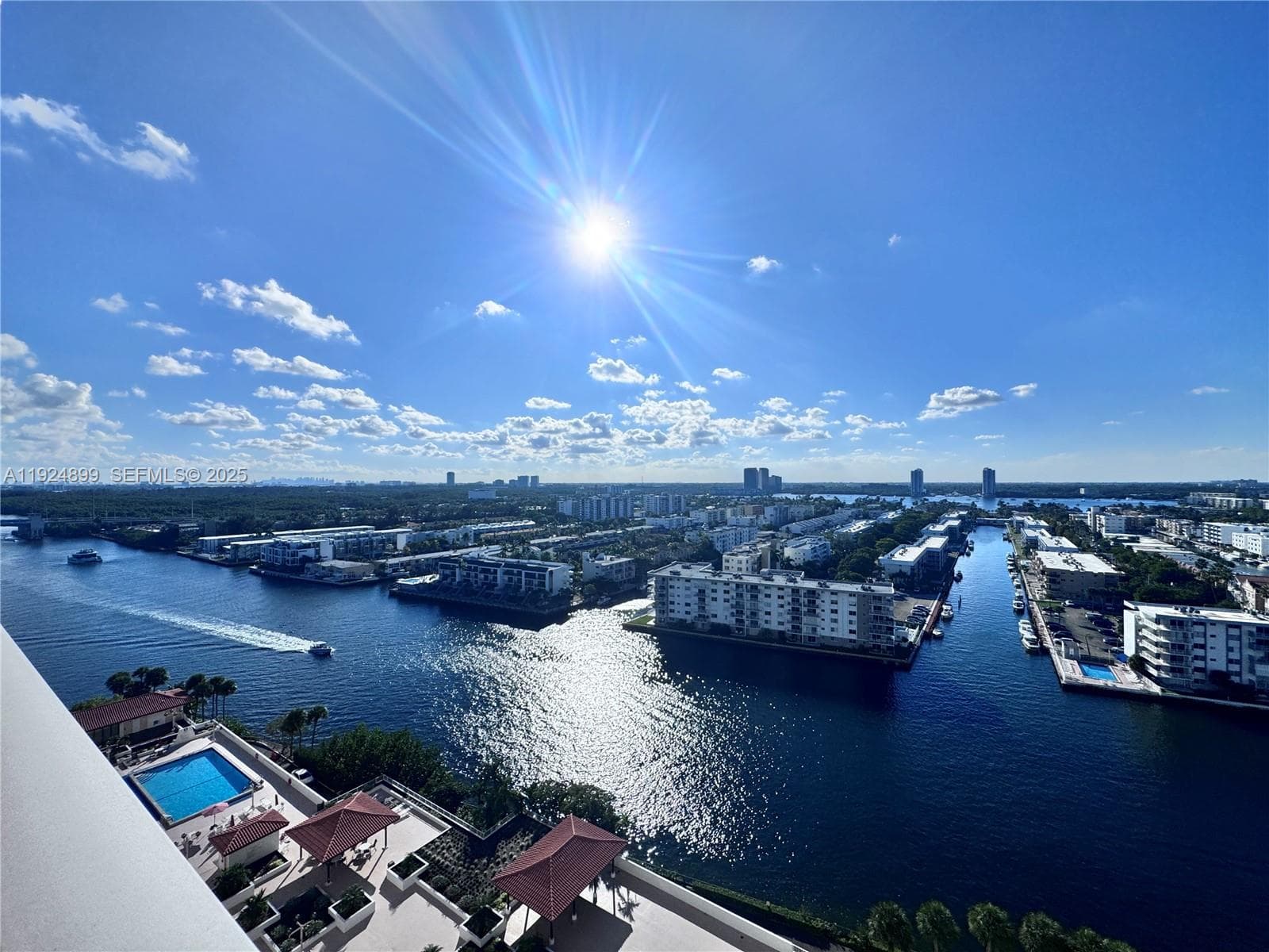 WINSTON TOWERS 700 CONDO · #1906 in Sunny Isles Beach - Photo 2