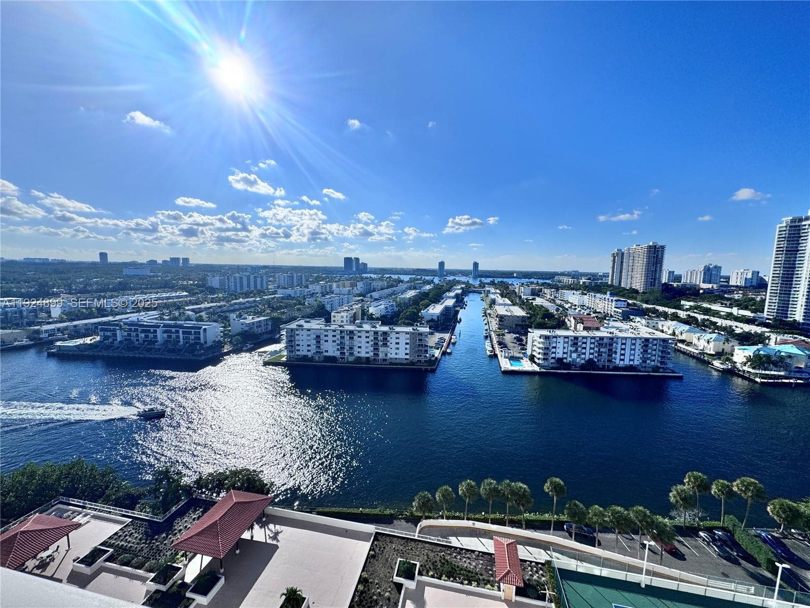 WINSTON TOWERS 700 CONDO · #1906 in Sunny Isles Beach - Photo 3