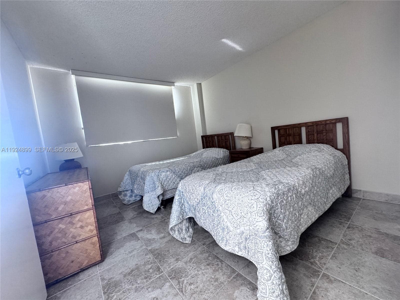WINSTON TOWERS 700 CONDO · #1906 in Sunny Isles Beach - Photo 9