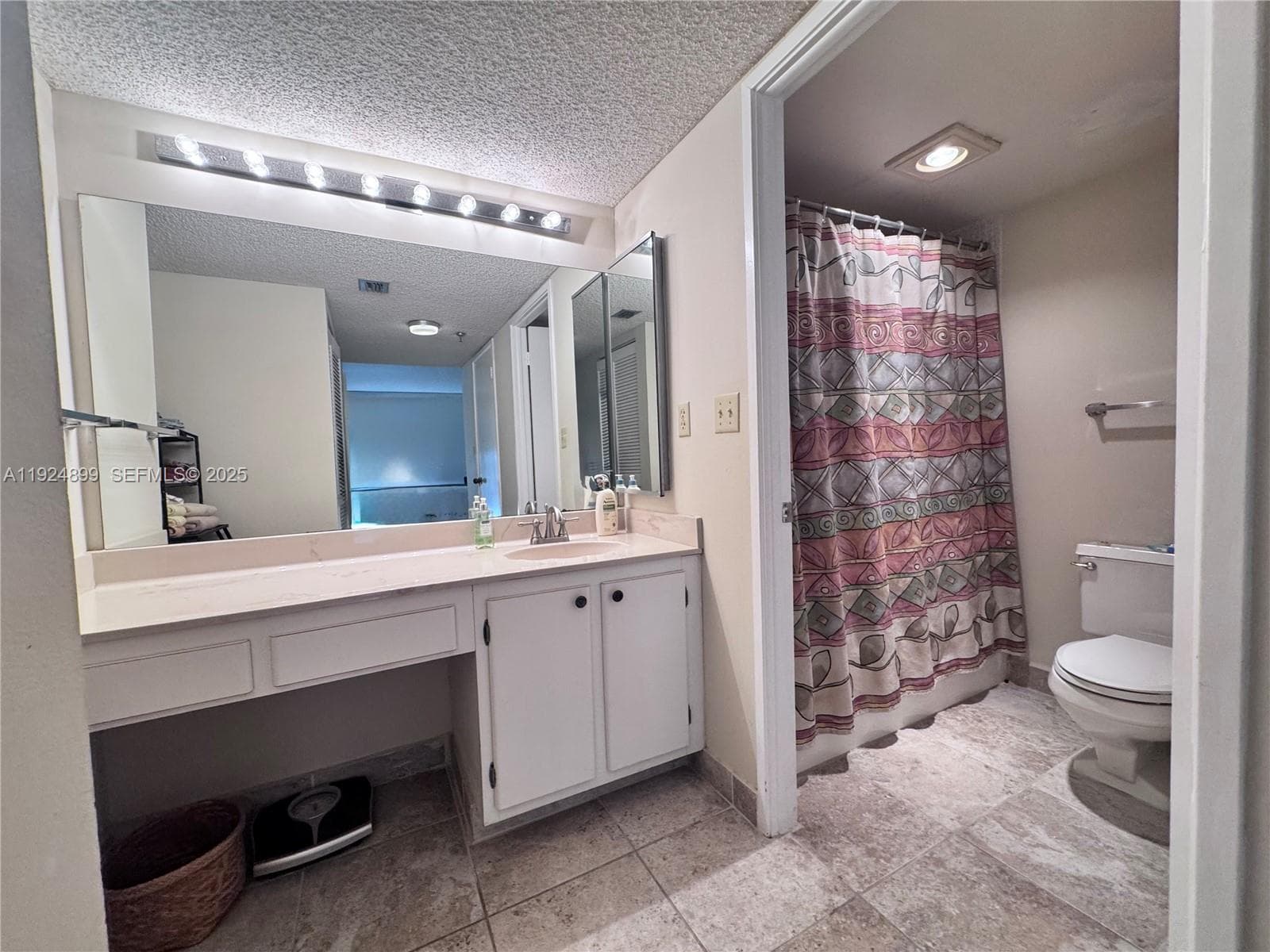 WINSTON TOWERS 700 CONDO · #1906 in Sunny Isles Beach - Photo 11