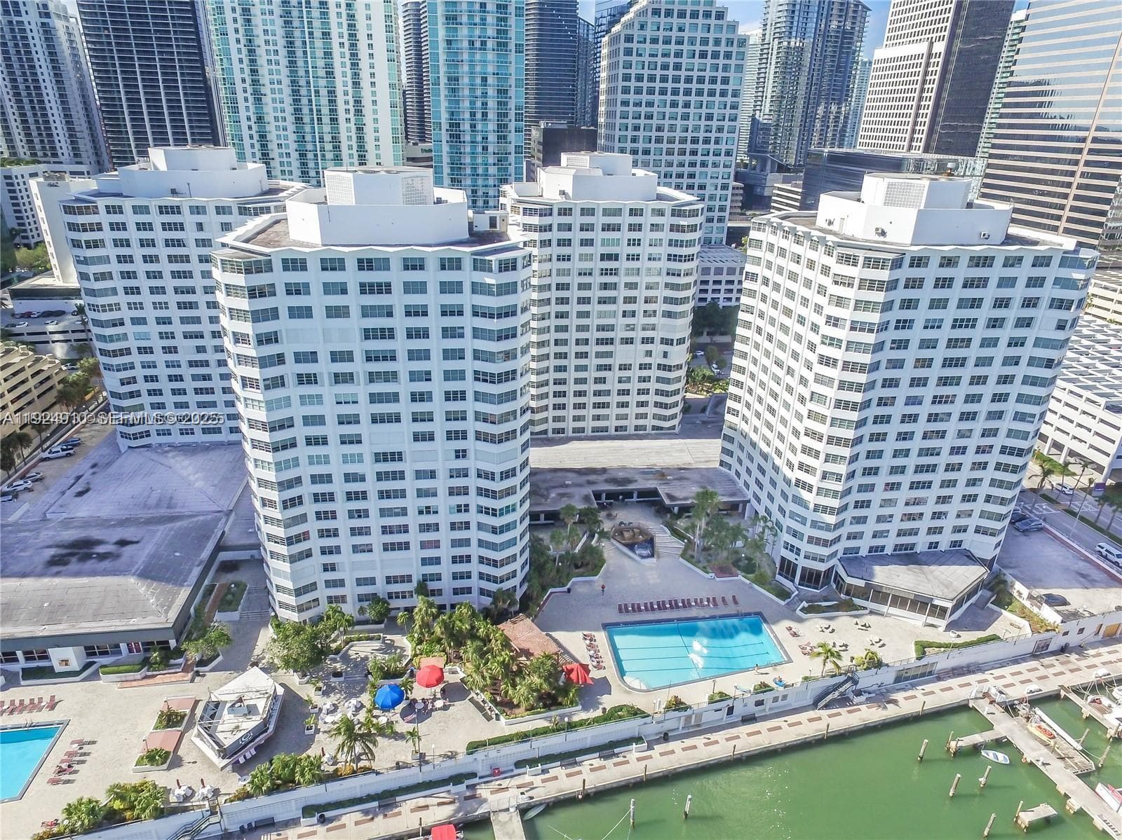 FOUR AMBASSADORS CONDO PH · #1126 in Miami - Photo 32