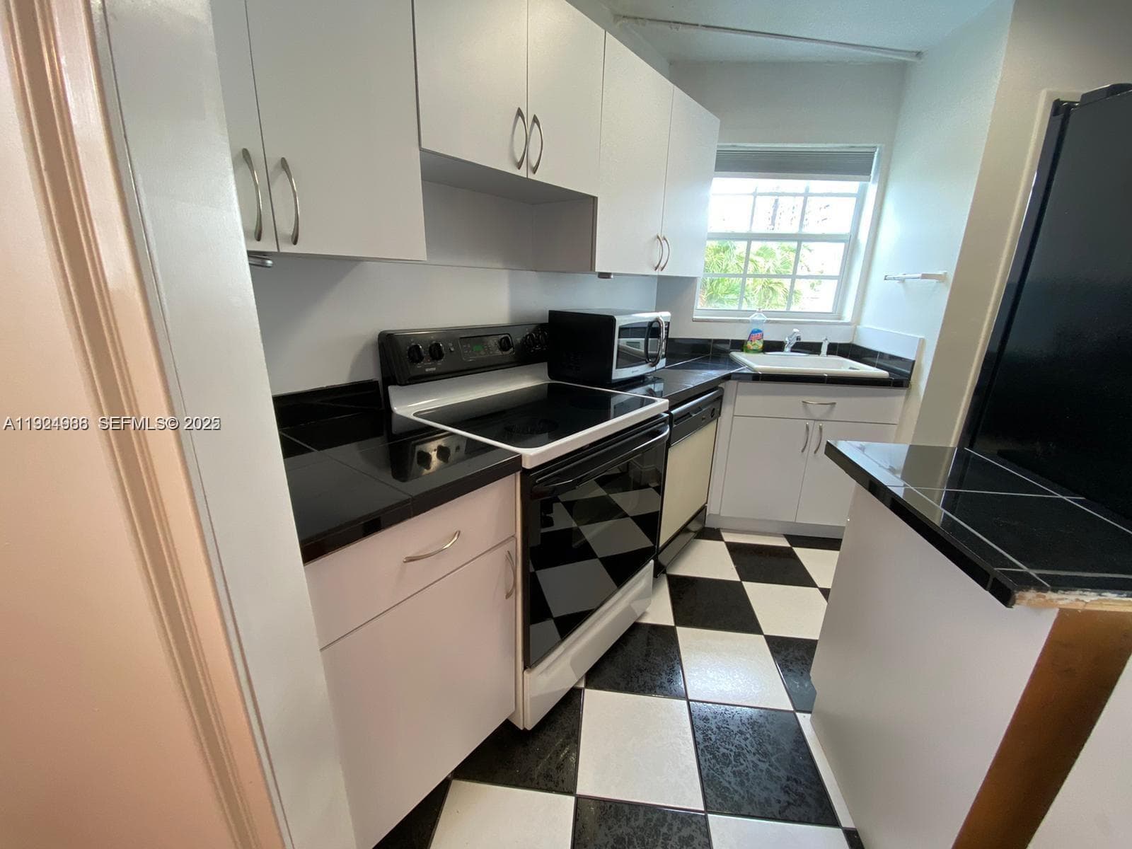 NO BAY WHITE HOUSE NO 1 C · #A212 in North Bay Village - Photo 5