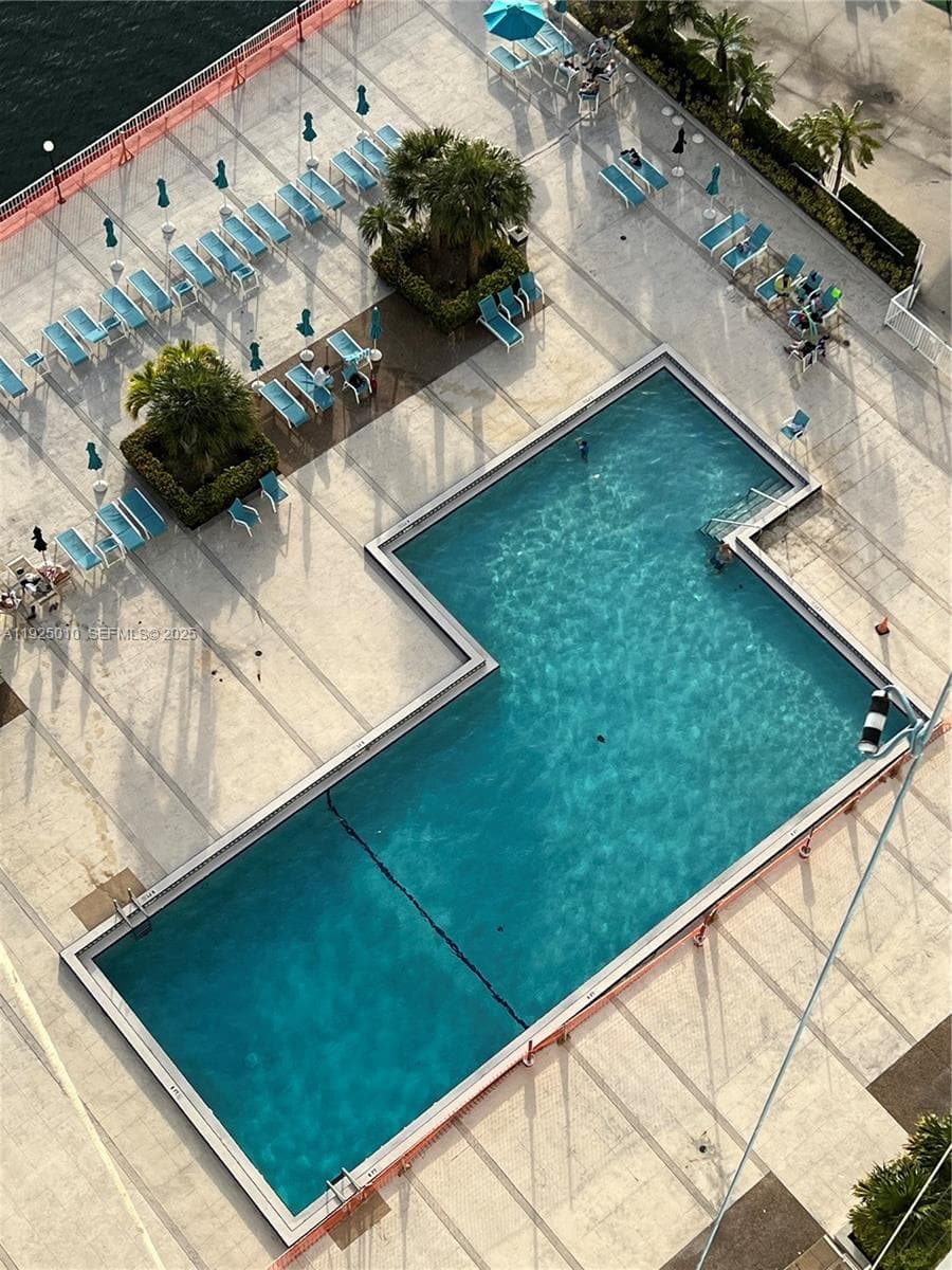 ARLEN HOUSE CONDO · #2114 in Sunny Isles Beach - Photo 2