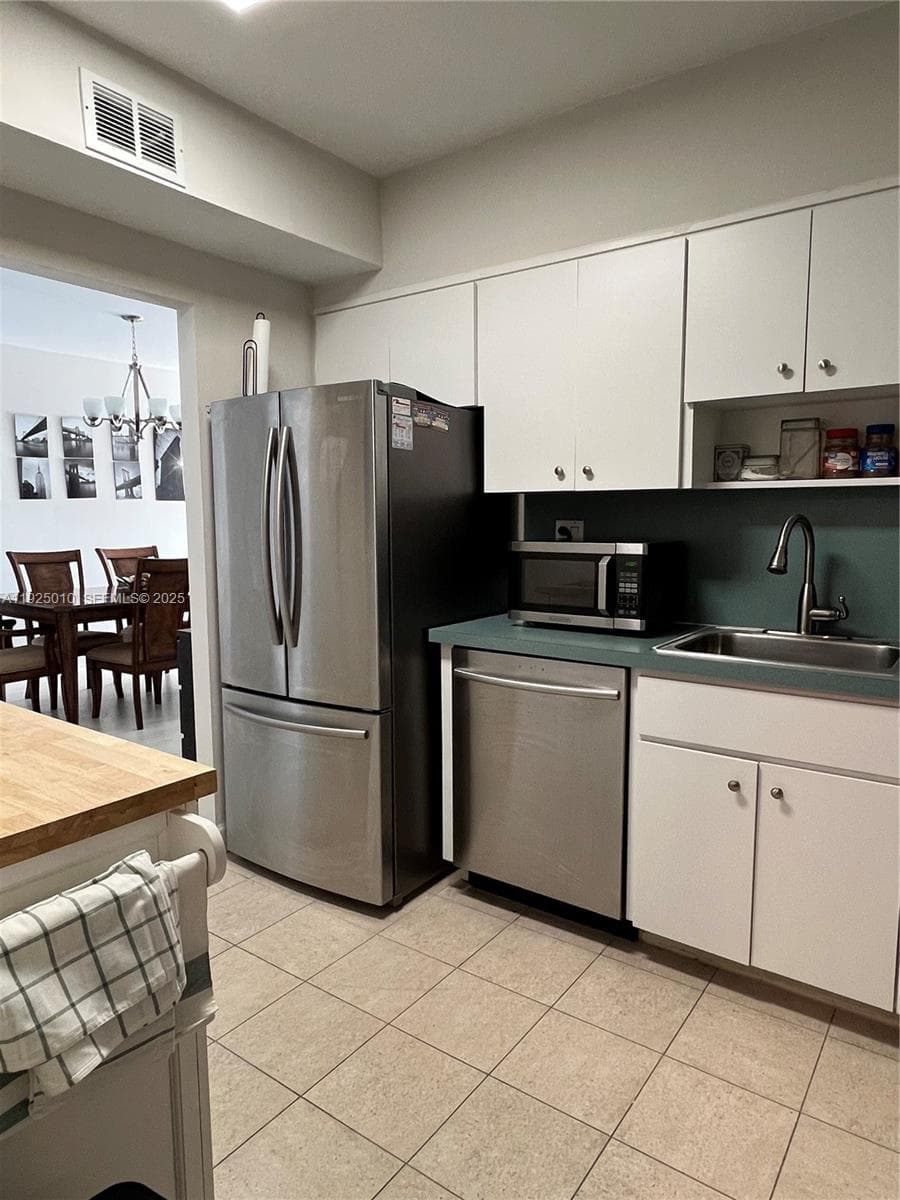 ARLEN HOUSE CONDO · #2114 in Sunny Isles Beach - Photo 4