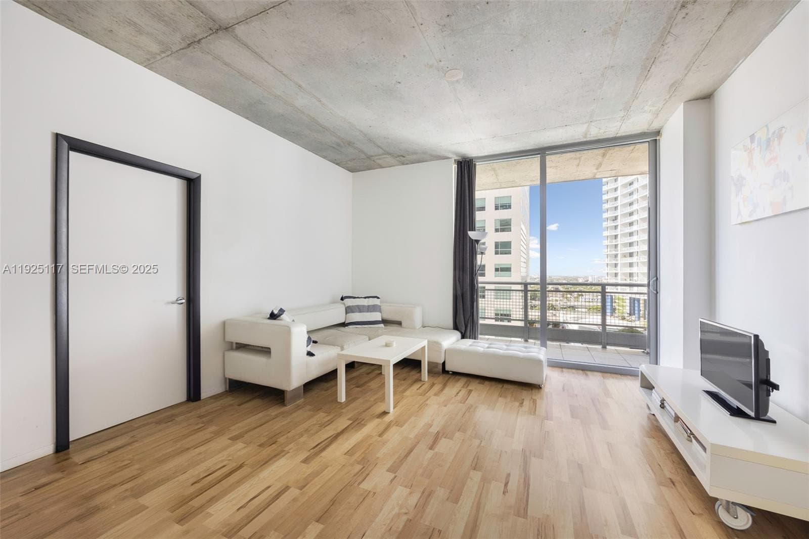 NEO VERTIKA CONDO · #1830 in Miami - Photo 7