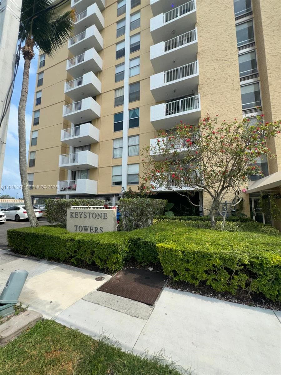 KEYSTONE TOWERS CONDO · #609 in North Miami - Photo 52
