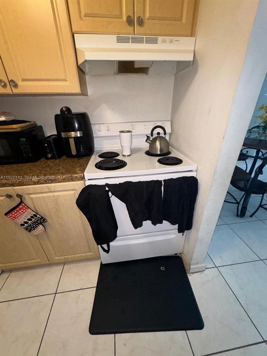 KEYSTONE TOWERS CONDO · #609 in North Miami - Photo 38