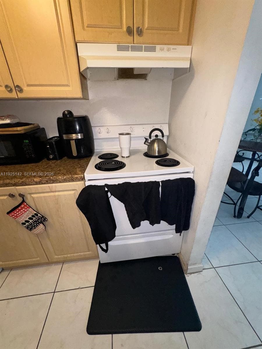 KEYSTONE TOWERS CONDO · #609 in North Miami - Photo 39