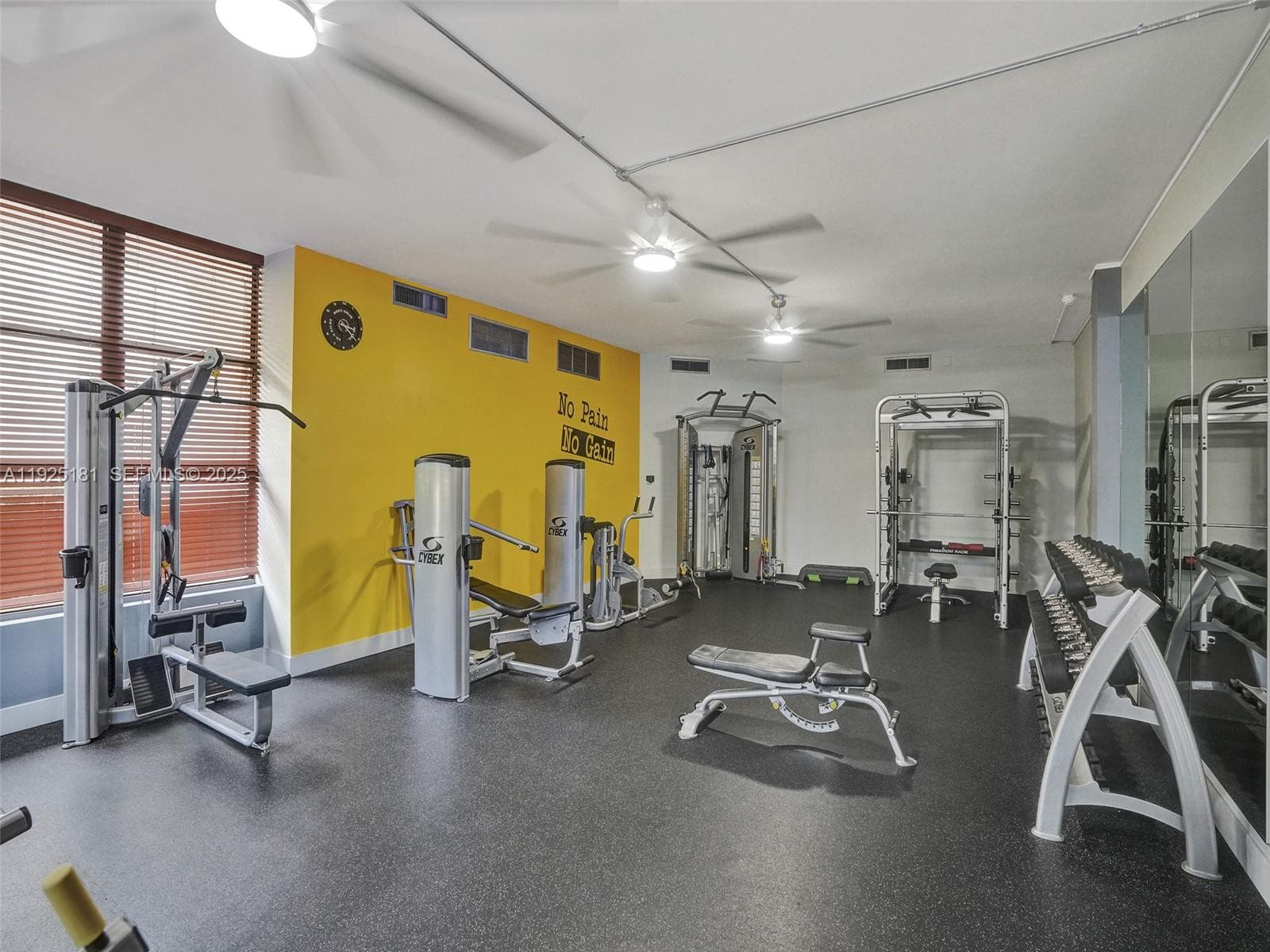 OCEANVIEW PARK CONDO · #131 in Hallandale Beach - Photo 27