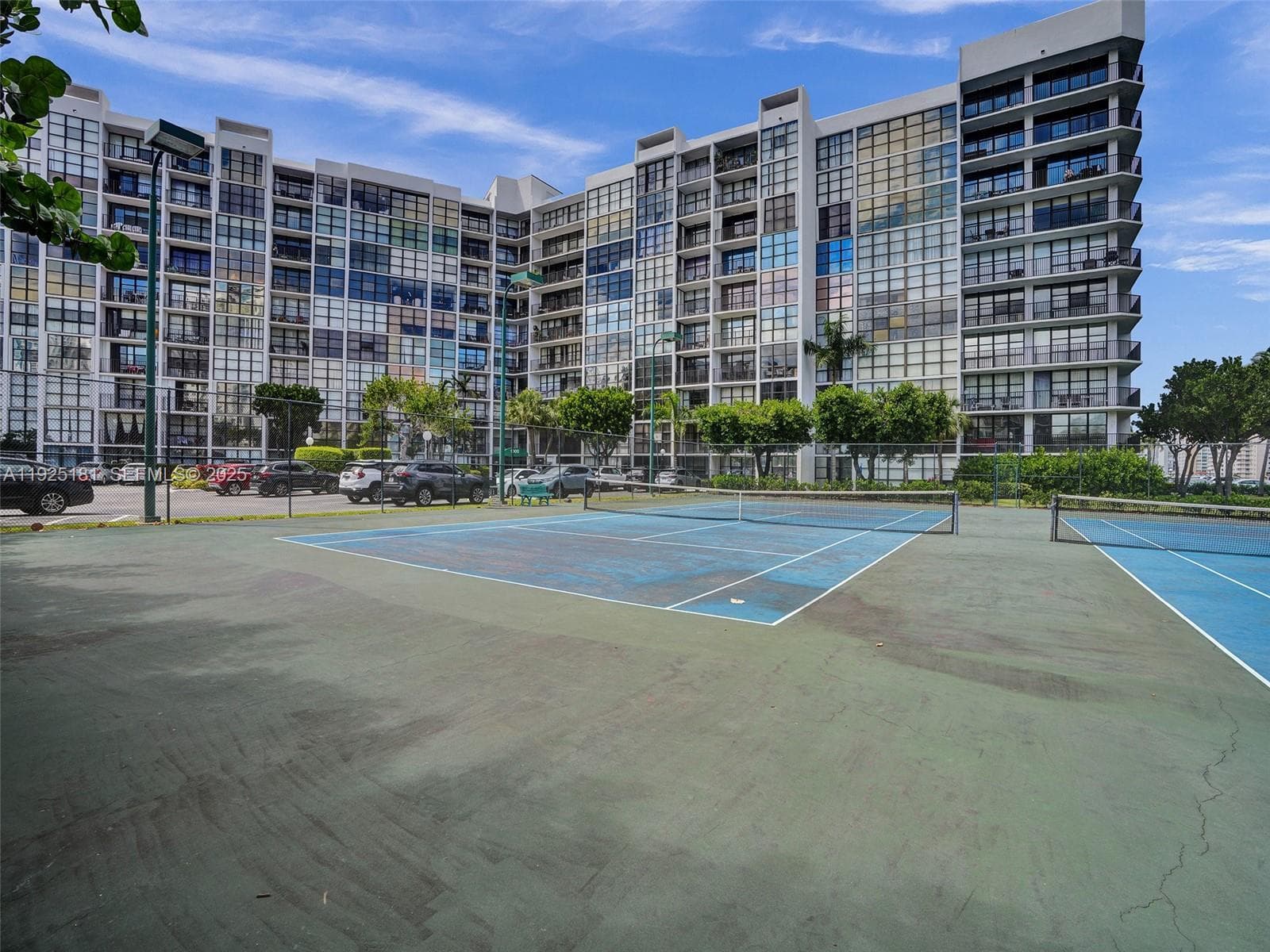 OCEANVIEW PARK CONDO · #131 in Hallandale Beach - Photo 32