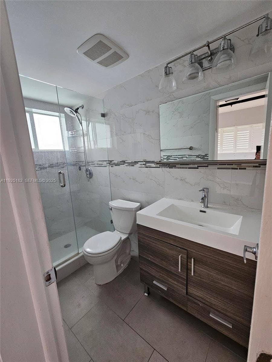 Bay Drive · #16 in Miami Beach - Photo 9